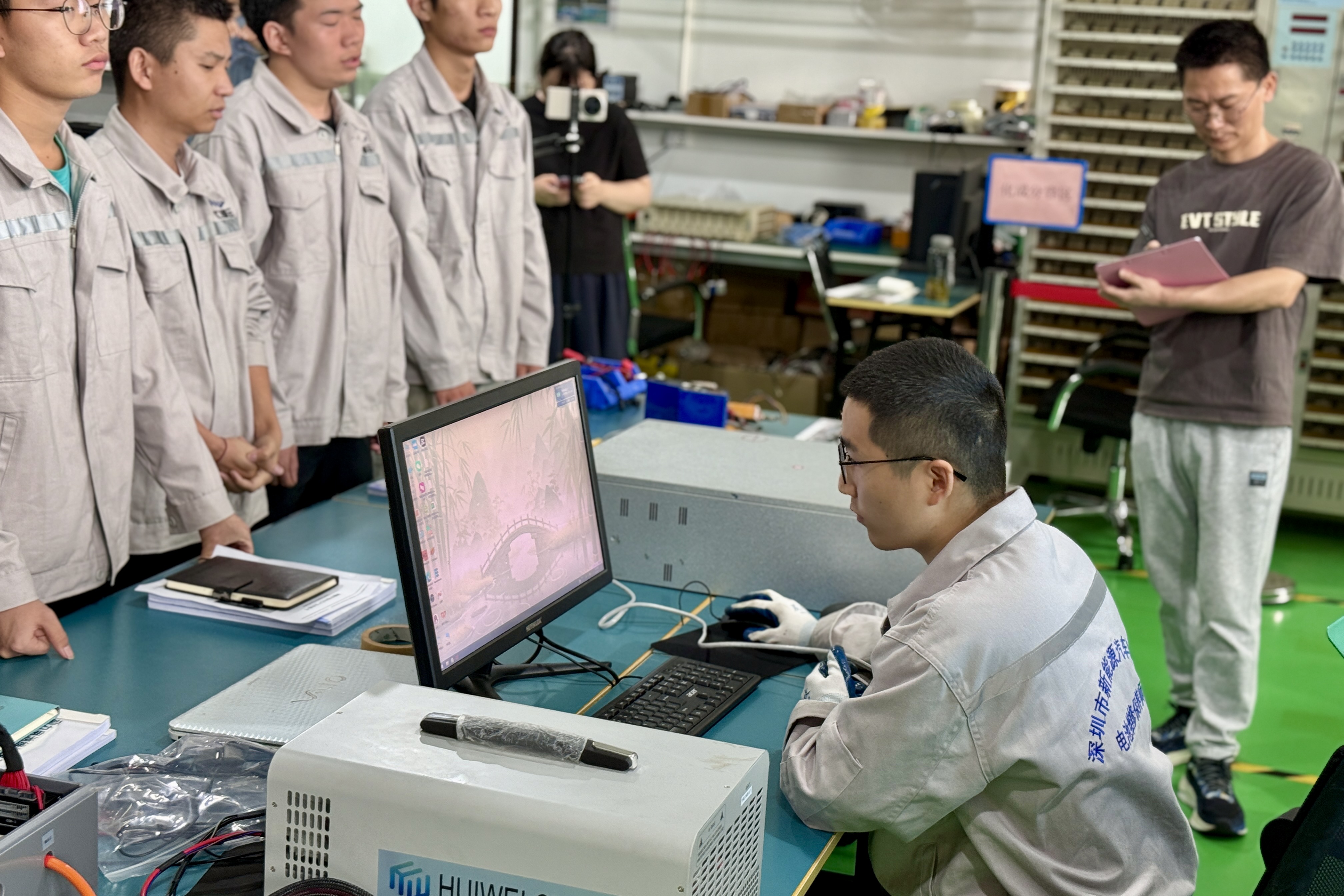 <strong>�������������Դ����˲�ȱ�ڰ��򣬵�����칤��ʦ�ѳɡ�����ְҵ��</strong>