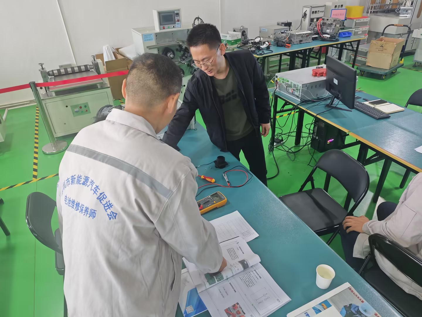 άޱʦ˫֤ҵְ࣬ҵתͲã